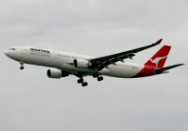Qantas Airways, Airbus A330-303, VH-QPA, c/n 553, in SIN
