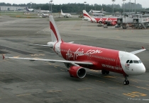 AirAsia, Airbus A320-216, 9M-AHD, c/n 3291, in SIN