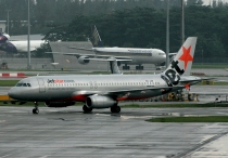 Jetstar Asia, Airbus A320-232, 9V-JSE, c/n 2423, in SIN