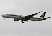 Singapore Airlines, Boeing 777-312, 9V-SYF, c/n 30868/360, in SIN