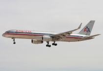 American Airlines, Boeing 757-223(WL), N629AA, c/n 24587/315, in LAS