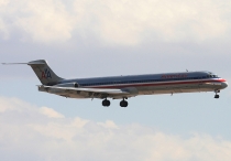 American Airlines, McDonnell Douglas MD-82, N223AA, c/n 49173/1114, in LAS