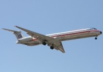 American Airlines, McDonnell Douglas MD-82, N460AA, c/n 49565/1496, in LAS 