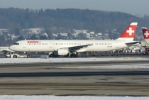 Swiss Intl. Air Lines, Airbus A321-212, HB-IOM, c/n 4534, in ZRH