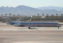 American Airlines, McDonnell Douglas MD-82, N477AA, c/n 49652/1529, in LAS