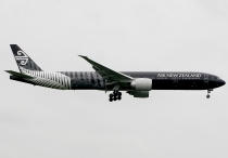 Air New Zealand, Boeing 777-319ER, ZK-OKQ, c/n 40689/984, in LHR