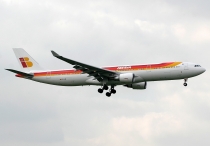 Iberia, Airbus A330-302, EC-LUB, c/n 1377, in LHR