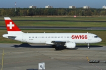 Swiss Intl. Air Lines, Airbus A320-214, HB-JLR, c/n 5037, in TXL