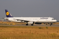 Lufthansa, Airbus A321-131, D-AIRU, c/n 692, in FRA