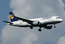 Lufthansa, Airbus A320-211, D-AIQU, c/n 1365, in FRA