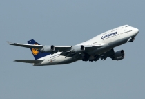 Lufthansa, Boeing 747-430, D-ABVH, c/n 25045/845, in FRA