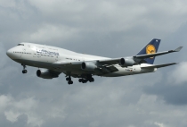 Lufthansa, Boeing 747-430, D-ABVN, c/n 26427/915, in FRA