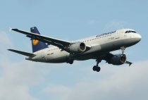 Lufthansa, Airbus A320-211, D-AIQS, c/n 401, in FRA