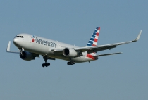 American Airlines, Boeing 767-323ER(WL), N345AN, c/n 33084/906, in ZRH