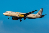 Vueling Airlines, Airbus A320-232, EC-LRY, c/n 1862, in TXL