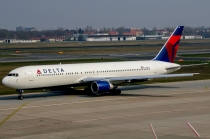 Delta Air Lines, Boeing 767-332ER, N181DN, c/n 25986/446, in TXL