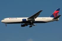 Delta Air Lines, Boeing 767-332ER, N183DN, c/n 27110/492, in TXL