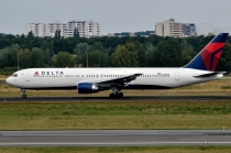 Delta Air Lines, Boeing 767-332ER, N189DN, c/n 25990/646, in TXL