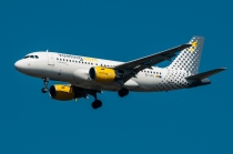 Vueling Airlines, Airbus A319-112, EC-JXV, c/n 2897, in TXL
