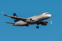 Lufthansa, Airbus A320-214(SL), D-AIUI, c/n 6265, in TXL