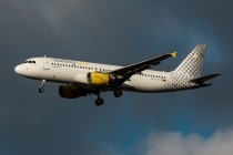 Vueling Airlines, Airbus A320-214, EC-JTR, c/n 2798, in TXL