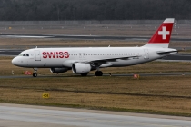 Swiss Intl. Air Lines, Airbus A320-214, HB-IJH, c/n 574, in TXL