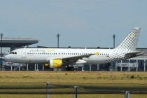 Vueling Airlines, Airbus A320-214, EC-KDH, c/n 3083, in SXF