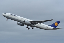Lufthansa, Airbus A330-343X, D-AIKM, c/n 913, in TXL