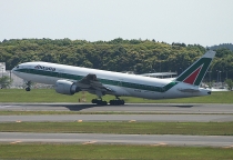 Alitalia, Boeing 777-243ER, I-DISE, c/n 32856/421, in NRT 
