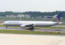 Continental Airlines, Boeing 767-424ER, N76062, c/n 29457/869, in NRT