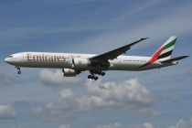 Emirates Airline, Boeing 777-31HER,  A6-EBW, c/n 32793/598, in HAM