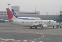 JAL - Japan Airlines, Boeing 737-446, JA8991, c/n 27916/2718, in NRT