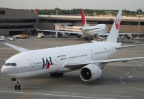 JAL - Japan Airlines, Boeing 777-246ER, JA701J, c/n 32889/410, in NRT