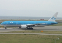 KLM - Royal Dutch Airlines, Boeing 777-206ER, PH-BQE, c/n 28691/468, in KIX