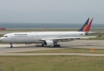 Philippine Airlines, Airbus A330-301, F-OHZT, c/n 203, in KIX 