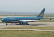 Vietnam Airlines, Airbus A330-223, VN-A369, c/n 255, in KIX
