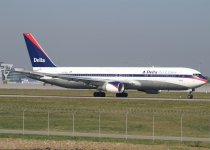 Delta Air Lines, Boeing 767-332ER, N175DN, c/n 24803/318, in STR