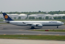Lufthansa, Airbus A340-313X, D-AIGP, c/n 252, in NRT 