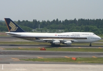 Singapore Airlines, Boeing 747-412, 9V-SPA, c/n 26550/1040, in NRT
