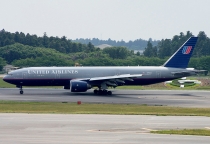 United Airlines, Boeing 777-222ER, N786UA, c/n 26938/52, in NRT