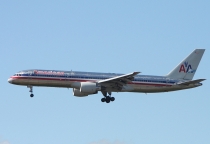 American Airlines, Boeing 757-2Q8, N702TW, c/n 28162/732, in SEA