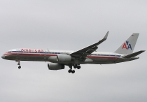 American Airlines, Boeing 757-223(WL), N680AN, c/n 29590/847, in SEA