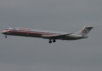 American Airlines, McDonnell Douglas MD-83, N983TW, c/n 53633/2286, in SEA