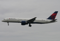 Delta Air Lines, Boeing 757-232, N6700, c/n 30337/890, in SEA