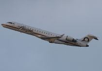 Horizon Air, Canadair CRJ-700, N607QX, c/n 10024, in SEA 