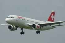 Swiss Intl. Air Lines, Airbus A320-214, HB-IJN, c/n 643, in ZRH